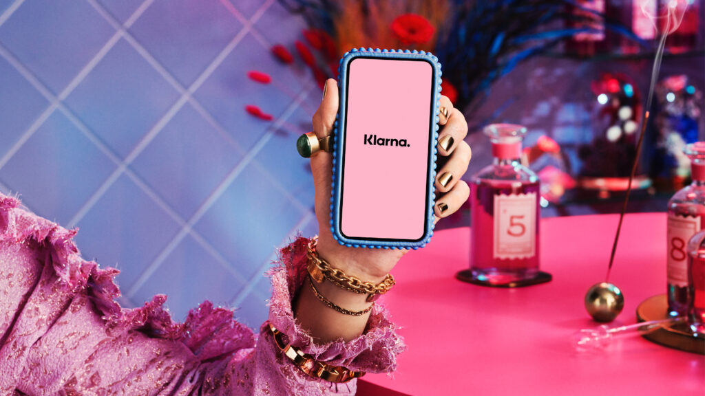 klarna logo on screen